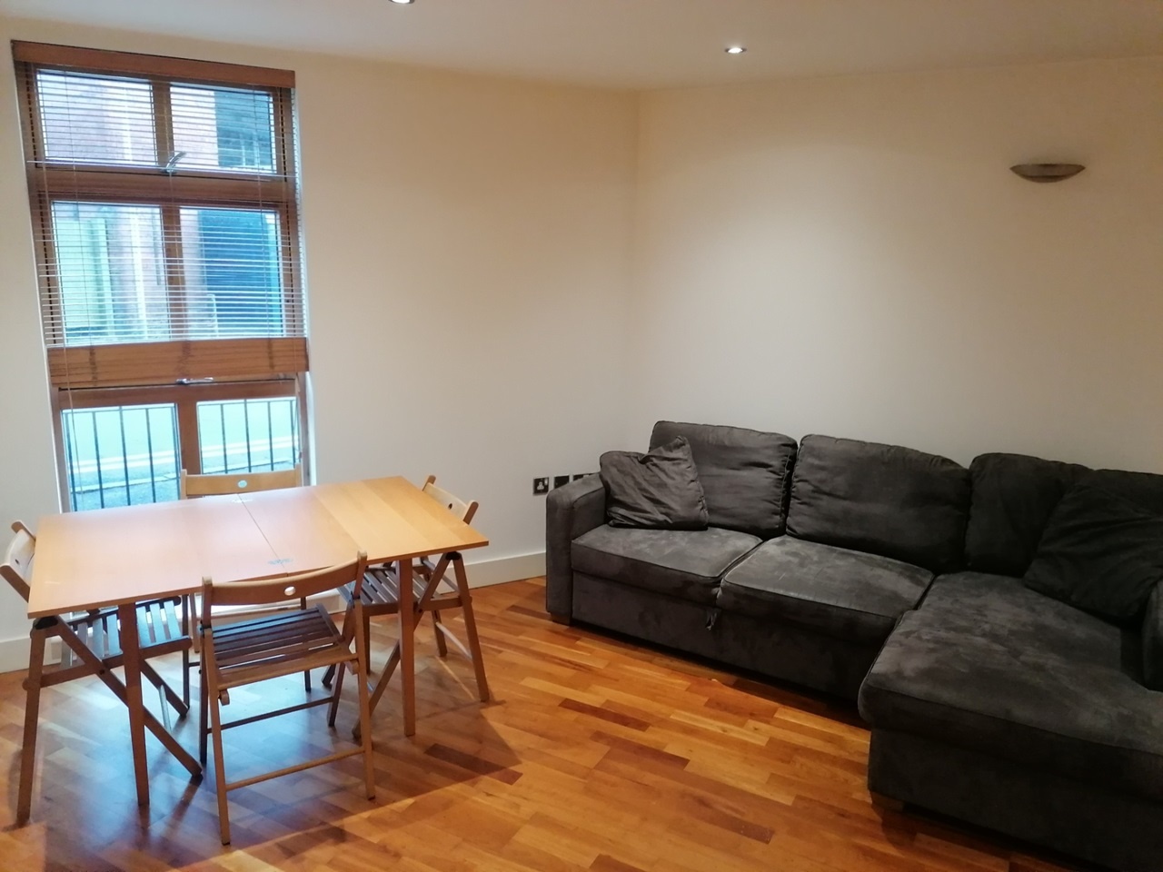 1 Bed Flat, Vachel Road, RG1 photo 2