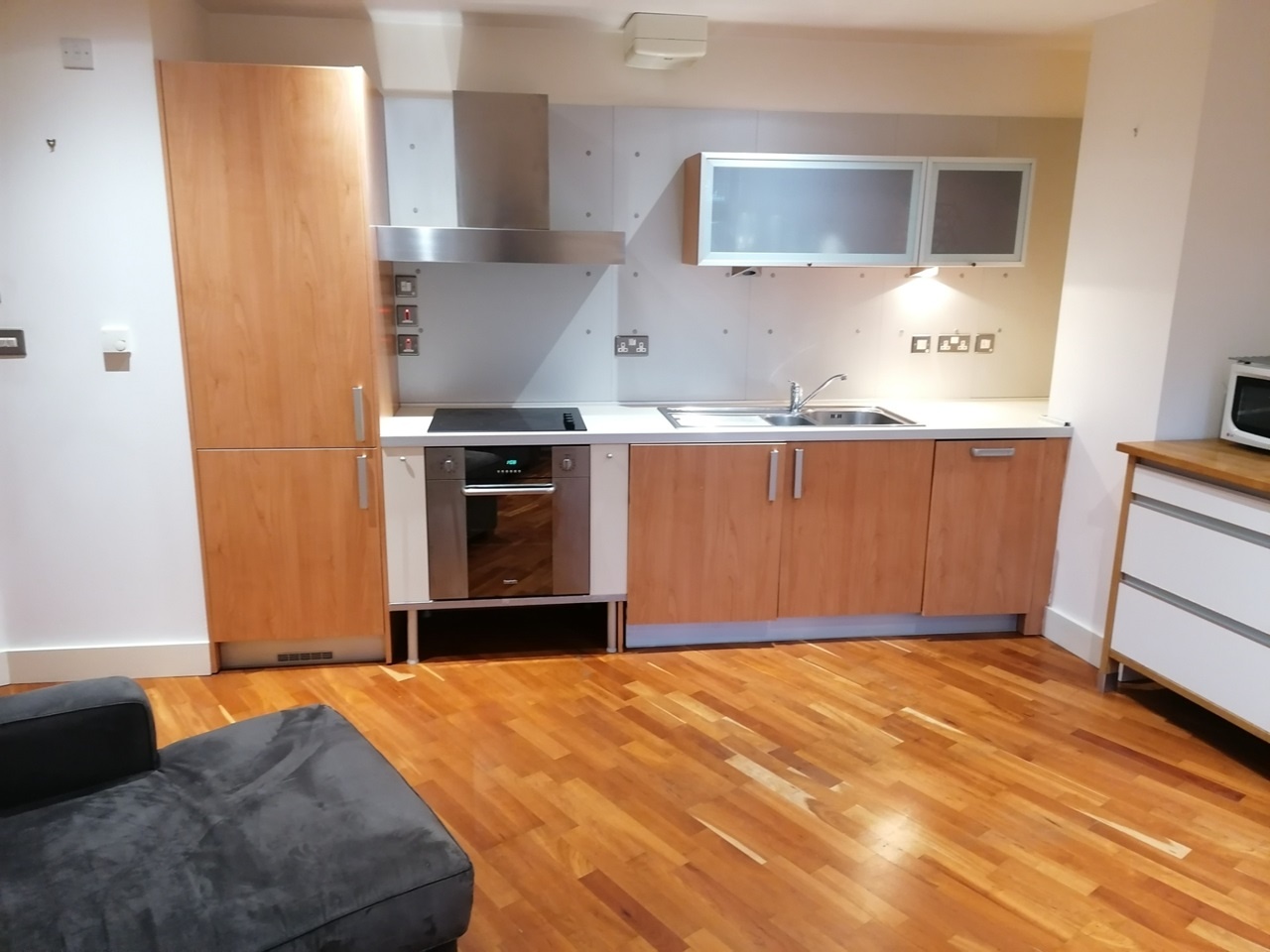 1 Bed Flat, Vachel Road, RG1 photo 3