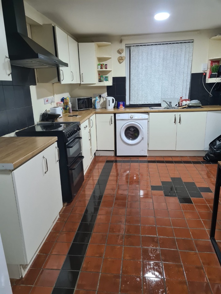 Room in a Shared House, Stratford Walk, B36