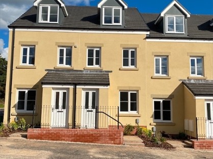 3 Bed Terraced House, Ffordd Y Celyn, CF35