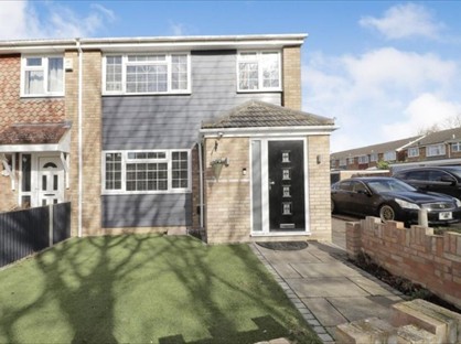 3 Bed Semi-Detached House, Greystoke Walk, MK41