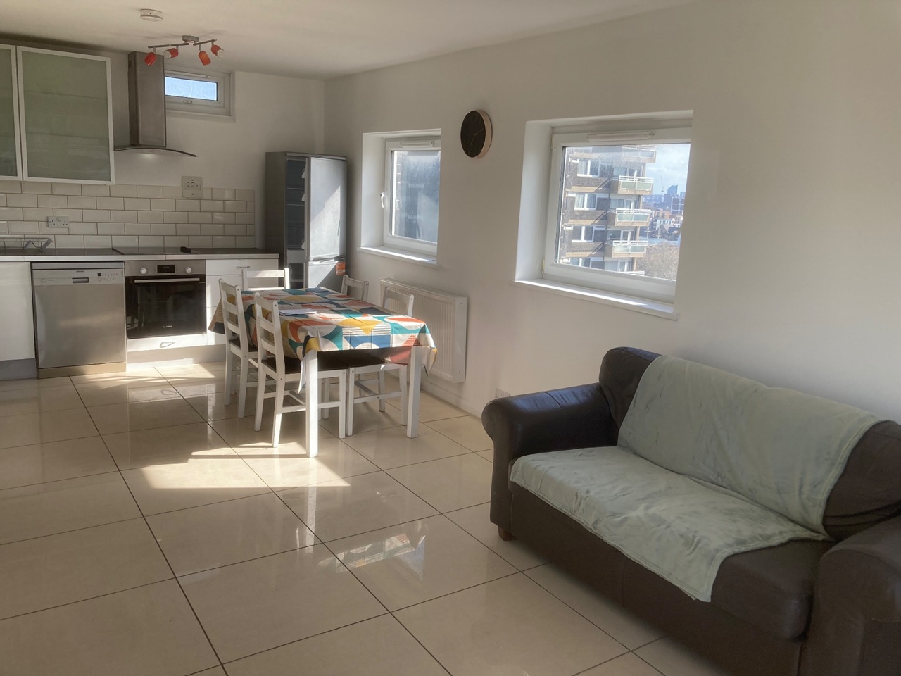 2 Bed Flat, Hindmarsh Place, E1 photo 3