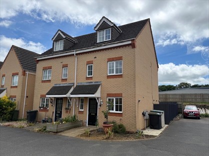 4 Bed Semi-Detached House, Brunel Drive, SG18