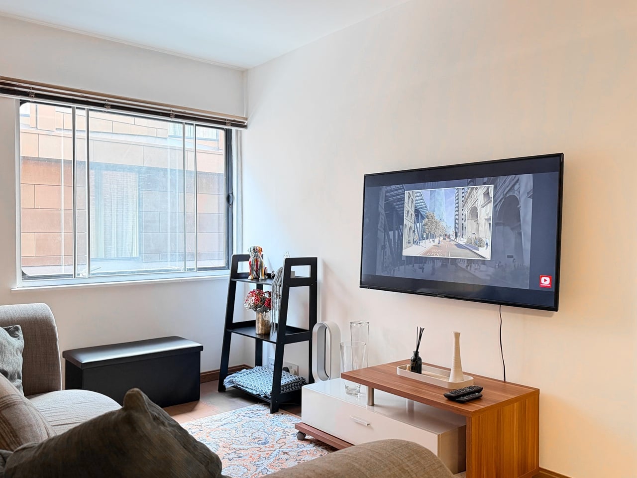 Additional image 3 of 2 Bed Flat, Upper Thames Street, EC4V, N1 7GU