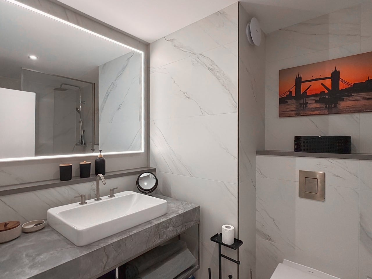 Additional image 10 of 2 Bed Flat, Upper Thames Street, EC4V, N1 7GU