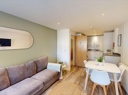 4 Bed Flat, New St, TR11