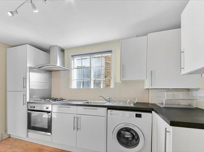 1 Bed Flat, Barclay Road, SW6