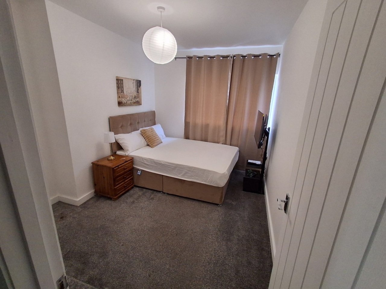 Room in a Shared House, May Street, M40
