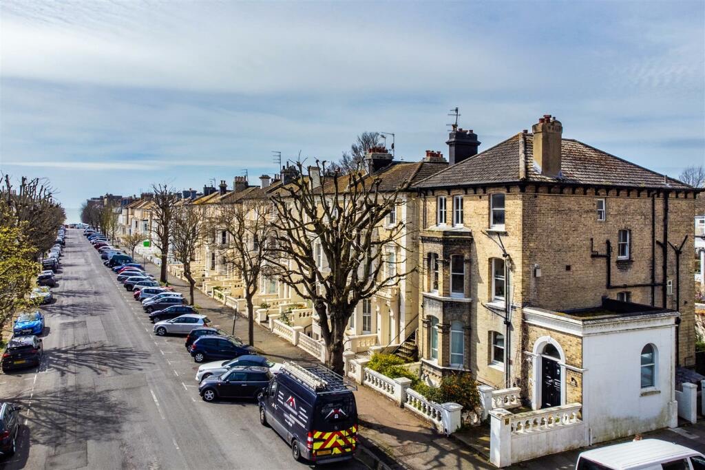 Room in a Shared Flat, Selborne Road, BN3