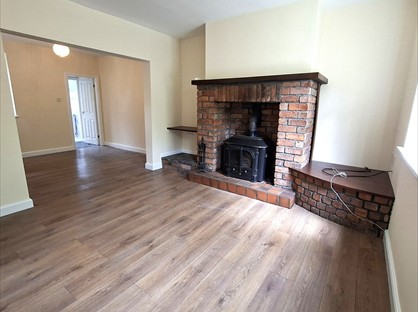 3 Bed Semi-Detached House, Greaves Lane, S35