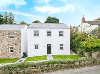 3 Bed Detached House, Mounts View, TR18