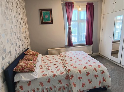 Room in a Shared House, Aldborough Road South, IG3