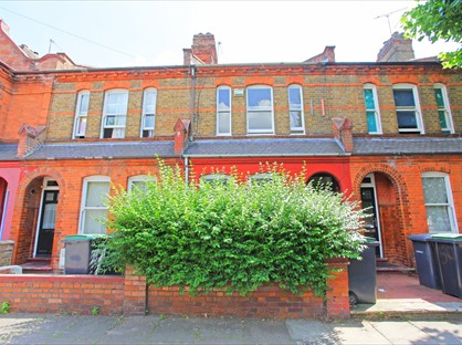 4 Bed Terraced House, Lymington Avenue, N22