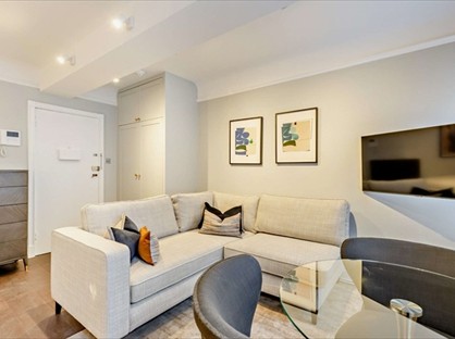 Studio Flat, Pelham Court, SW3