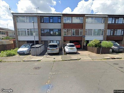 6 Bed End Terrace, Woodside View, SS7