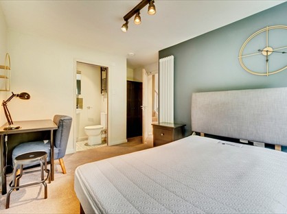 Room in a Shared House, The Snug Room, HP13