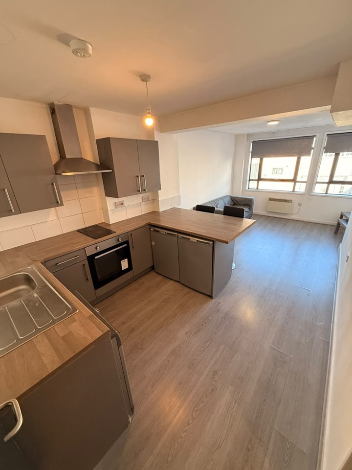 2 Bed Flat, London Road, L3