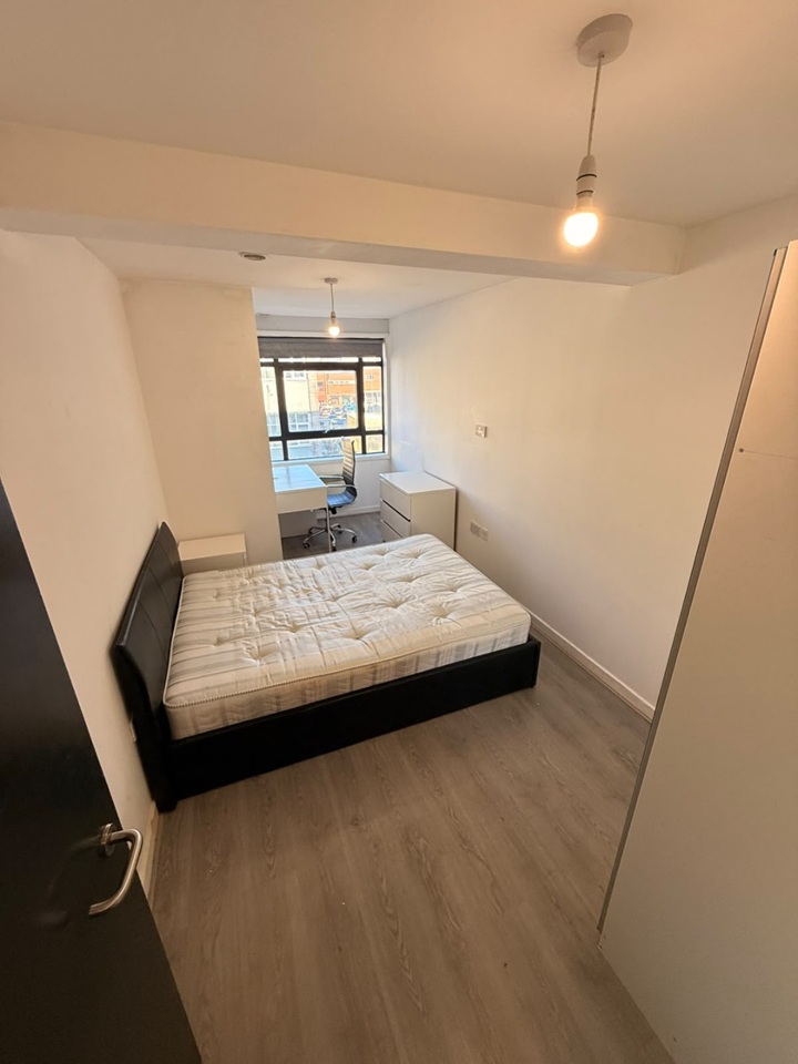 2 Bed Flat, London Road, L3 photo 3
