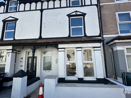 4 Bed Terraced House, Ronald Avenue, LL31