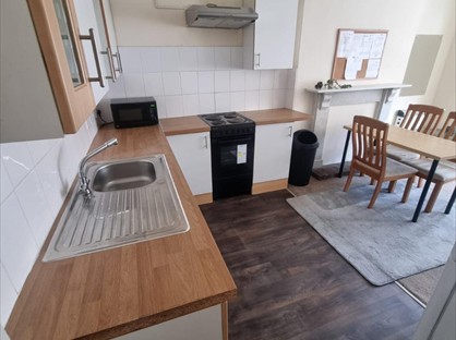 5 Bed Flat, Albert Grove, PO5