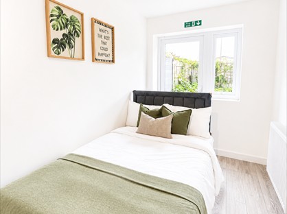 Room in a Shared House, Church Road, SS7