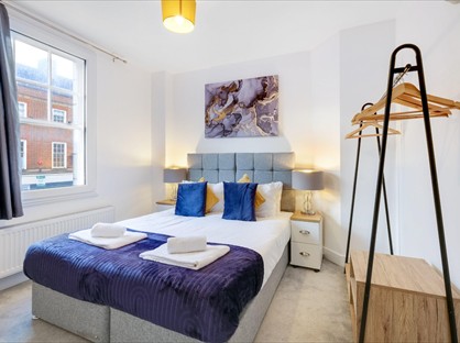 2 Bed Flat, Easton Street, HP11