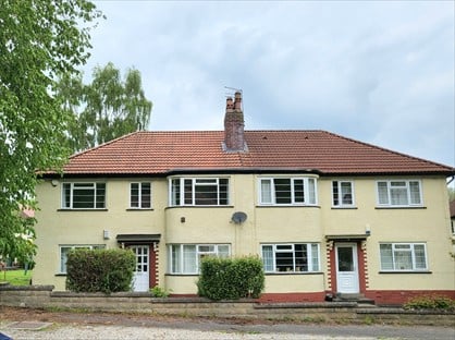2 Bed Flat, Sandringham Crescent, LS17