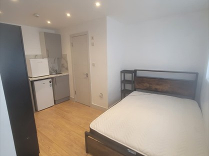 Studio Flat, Keats Way, UB7