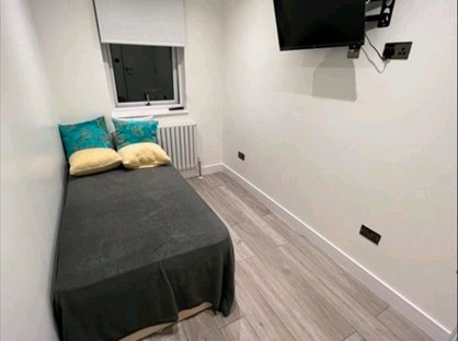 Room in a Shared House, Brook Walk, NW2