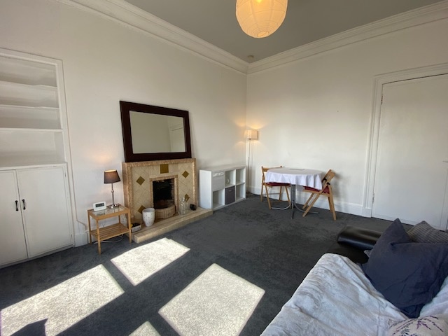 2 Bed Flat, Cathcart Place, EH11 photo 3