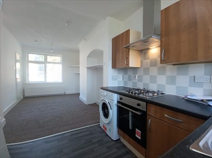 3 Bed End Terrace, Valence Circus, RM8