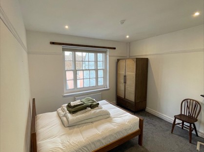 1 Bed Flat, Westgate, PO19