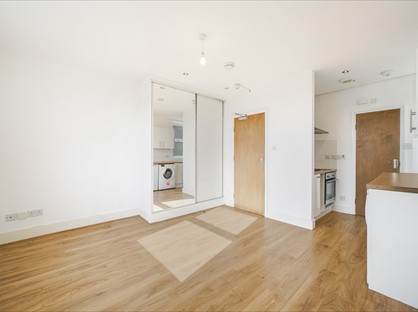Studio Flat, Tottenham Lane, N8