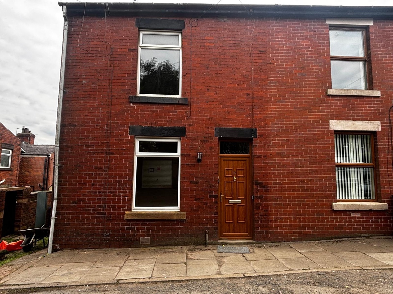 4 Bed Semi-Detached House, Bloomfield Road, PR6 – photo 1