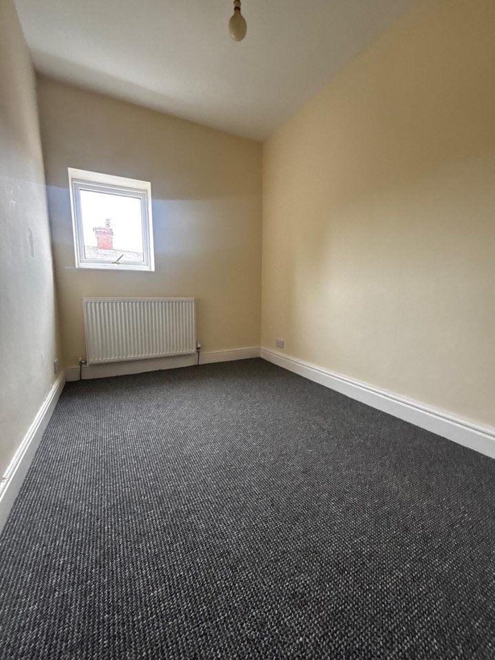 4 Bed Semi-Detached House, Bloomfield Road, PR6 – photo 10