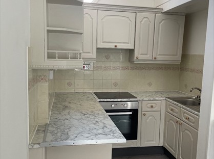 1 Bed Flat, Bank St, ME14