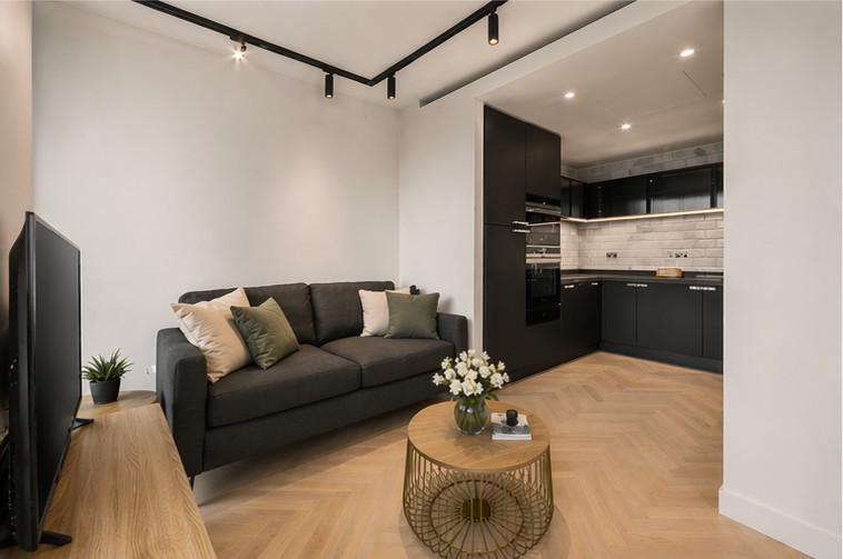 1 Bed Flat, Sun St, EC2A photo 5