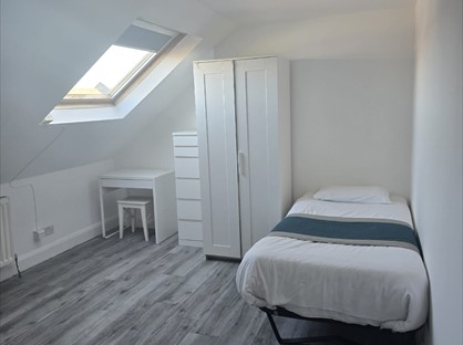 Studio Flat, Golders Gardens, NW11
