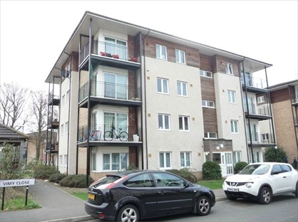 2 Bed Flat, Blackburn Way, TW4
