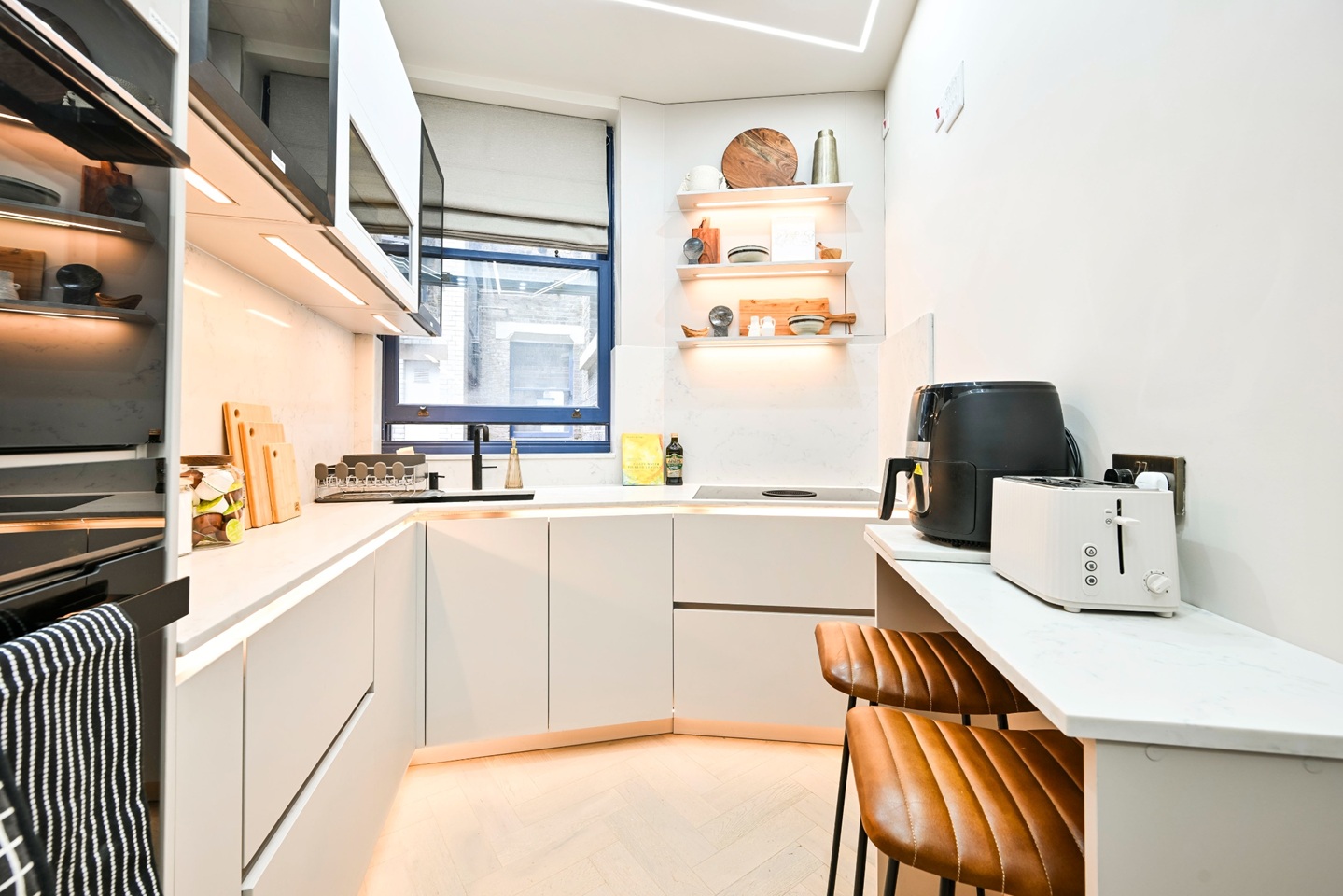 Additional image 3 of 3 Bed Flat, Charing Cross Road, WC2H, N1 7GU
