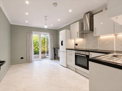 2 Bed Flat, Bingley Road, E16
