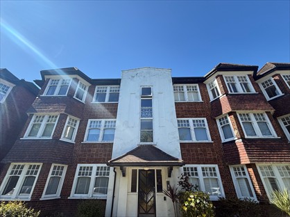 2 Bed Flat, Hainault Court, E17