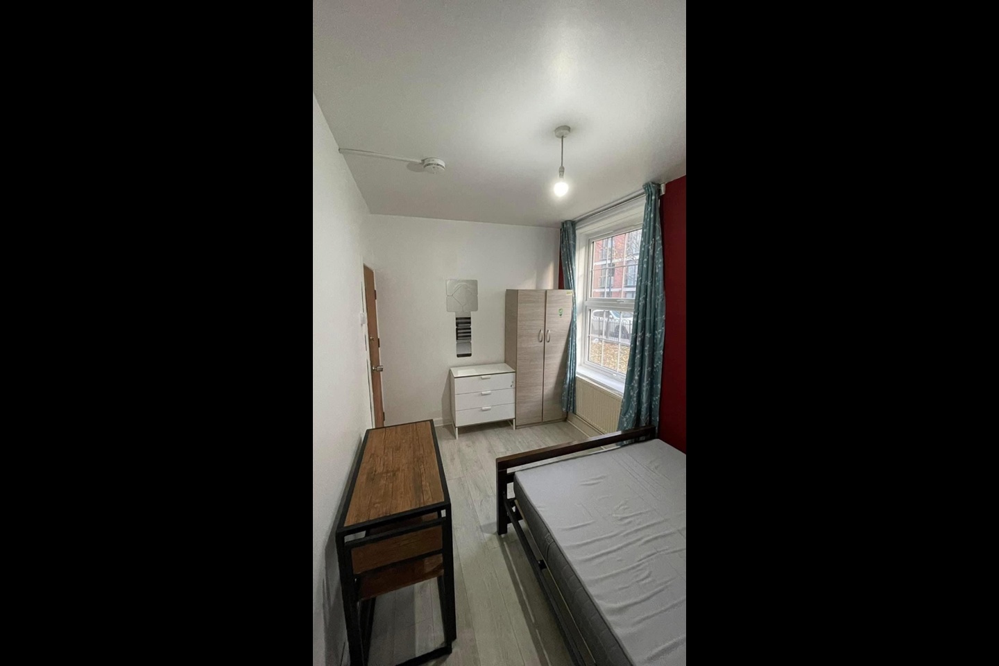 Room in a Shared Flat, Chicksand House, E1