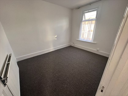 2 Bed Flat, Birkbeck Road, IG2