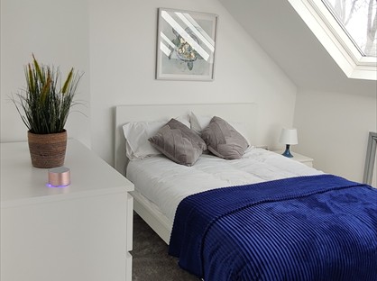Room in a Shared House, Central Buildings, M19
