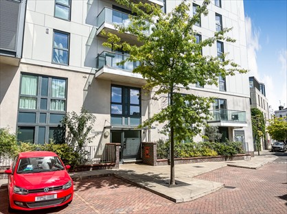 1 Bed Flat, Randall Court, SW6