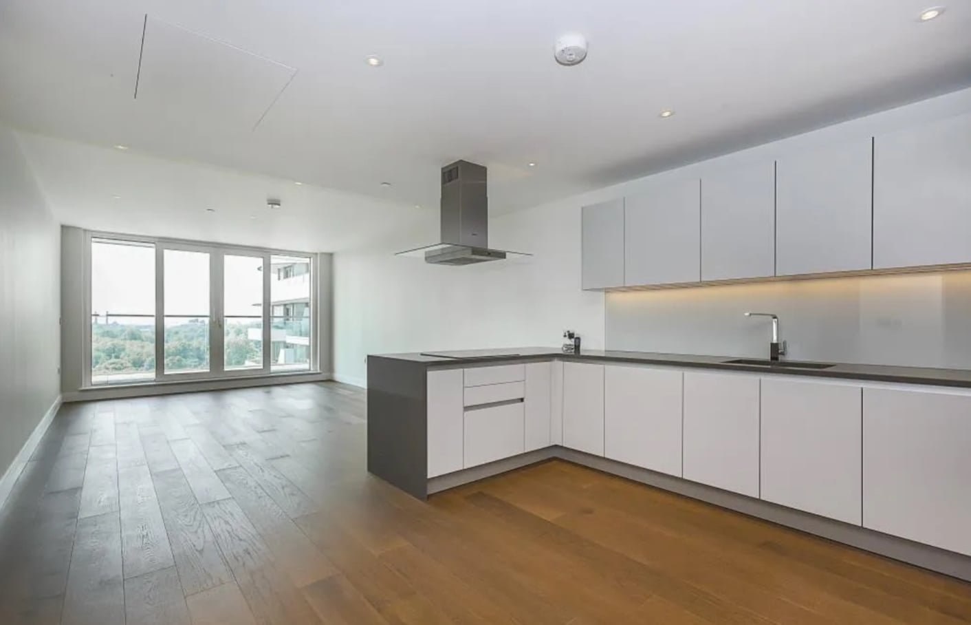 London - 3 Bed Flat, Sophora House, SW11 - To Rent Now for £5,800.00 p/m
