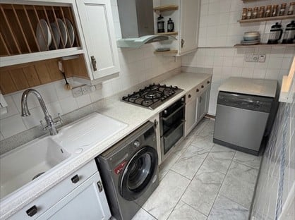 1 Bed Flat, Constitution Hill, SA1
