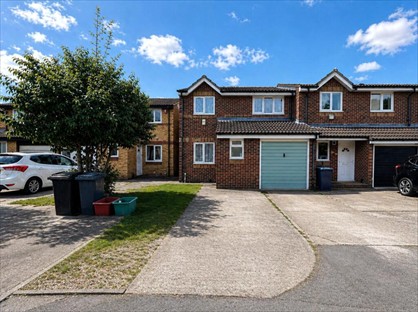 4 Bed Semi-Detached House, Burket Close, UB2