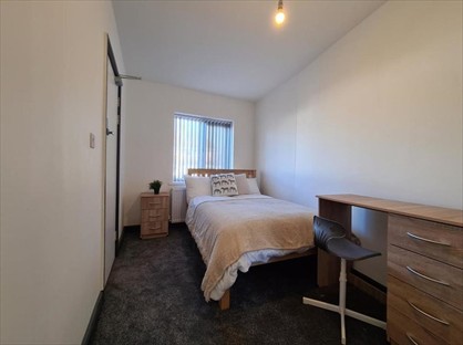 Room in a Shared House, Hill Top Road, B31